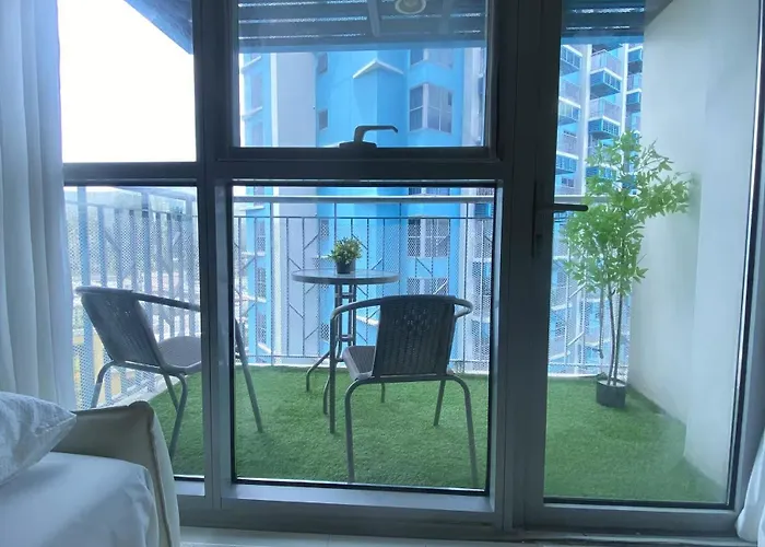 Spacious And Comfortable 3br, 2br, 1br Suitable Family Reunion Ii Seaview And Poolview Ii Next To Okada, Airport, Moa, Free Parking Apartment Manila