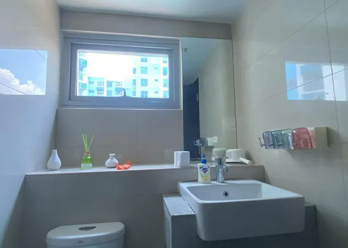 Apartment Spacious And Comfortable 3br, 2br, 1br Suitable Family Reunion Ii Seaview And Poolview Ii Next To Okada, Airport, Moa, Free Parking *