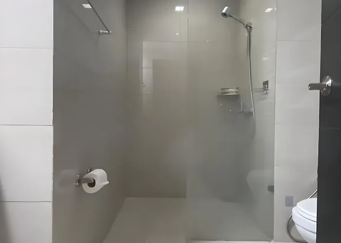 Spacious And Comfortable 3br, 2br, 1br Suitable Family Reunion Ii Seaview And Poolview Ii Next To Okada, Airport, Moa, Free Parking * Manila
