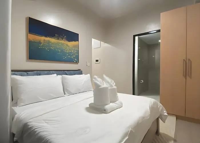 Spacious And Comfortable 3br, 2br, 1br Suitable Family Reunion Ii Seaview And Poolview Ii Next To Okada, Airport, Moa, Free Parking * Manila
