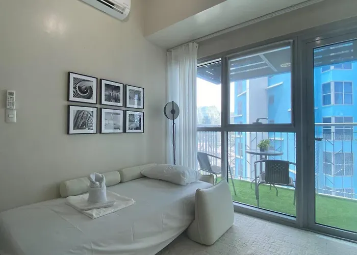 Spacious And Comfortable 3br, 2br, 1br Suitable Family Reunion Ii Seaview And Poolview Ii Next To Okada, Airport, Moa, Free Parking *
