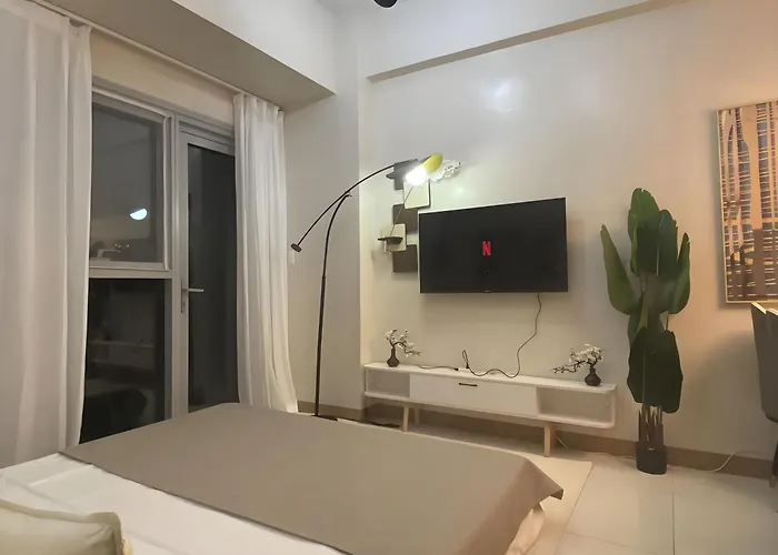 Spacious And Comfortable 3br, 2br, 1br Suitable Family Reunion Ii Seaview And Poolview Ii Next To Okada, Airport, Moa, Free Parking Apartment *