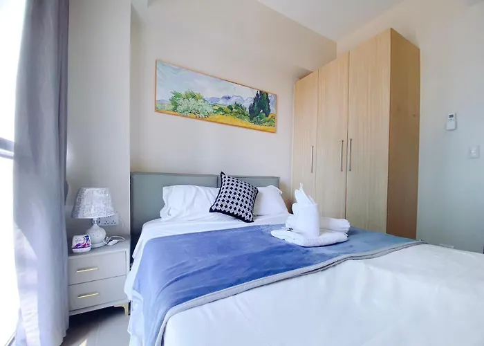 Apartment Spacious And Comfortable 3br, 2br, 1br Suitable Family Reunion Ii Seaview And Poolview Ii Next To Okada, Airport, Moa, Free Parking Manila