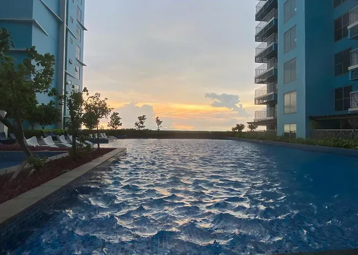 Spacious And Comfortable 3br, 2br, 1br Suitable Family Reunion Ii Seaview And Poolview Ii Next To Okada, Airport, Moa, Free Parking Manila
